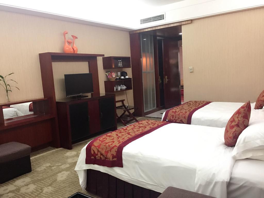 Berlin Holiday Hotel Dongguan  Kamer foto